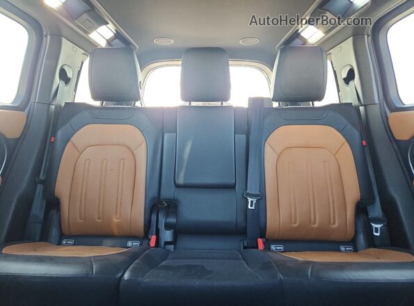 SALEXEEU9L2033994 2020 LAND ROVER DEFENDER Silver Rear seats view