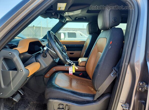 SALEXEEU9L2033994 2020 LAND ROVER DEFENDER Silver Front interior view