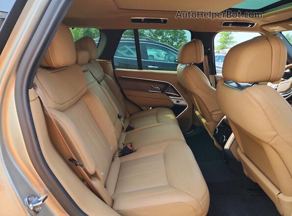 SALKP9E91SA297608 2025 LAND ROVER RANGE Gold Rear interior view