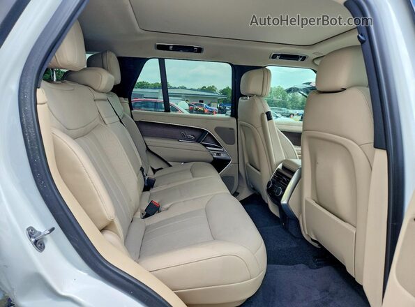 SALKP9FU2RA241240 2024 LAND ROVER RANGE White უკანა სალონის ხედი