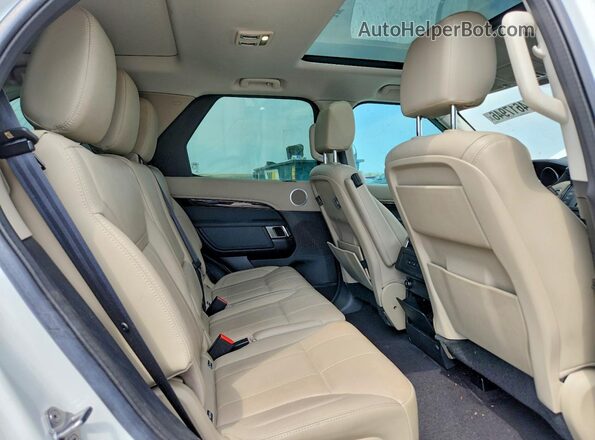 SALRGBBV1HA046989 2017 LAND ROVER DISCOVERY White Rear seats view