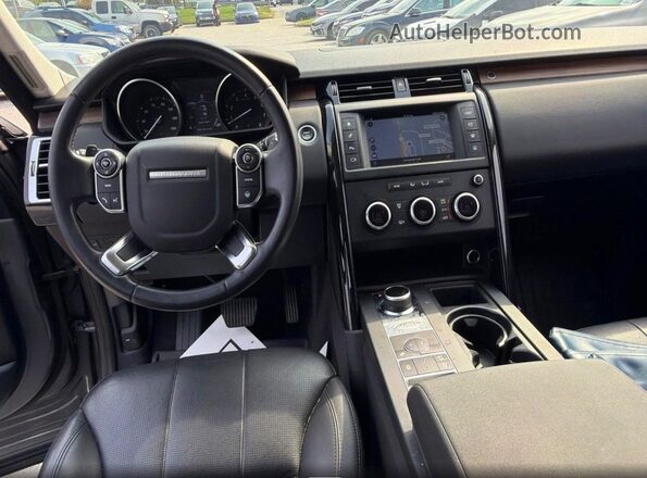 SALRGBBV8HA020079 2017 LAND ROVER DISCOVERY Gray ხელსაწყოთა პანელის ხედი