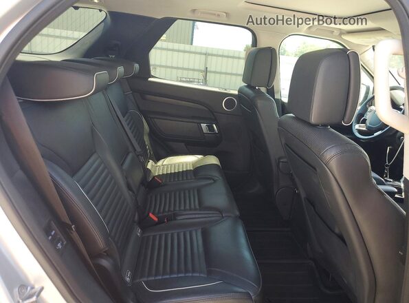 SALRHBBV7HA028185 2017 LAND ROVER DISCOVERY Silver უკანა სალონის ხედი