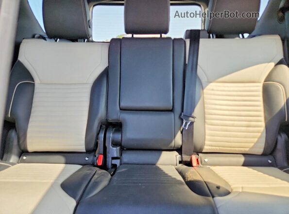 SALRM4EU8P2475644 2023 LAND ROVER DISCOVERY Blue Widok tylnych siedzeń