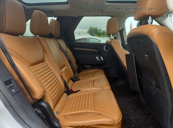 SALRR2RV3K2400173 2019 LAND ROVER DISCOVERY White Вид задньої частини салону