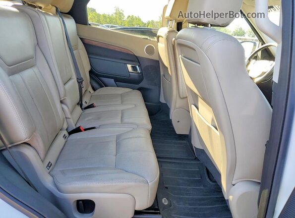 SALRR2RV5JA050260 2018 LAND ROVER DISCOVERY Белый Вид задней части салона