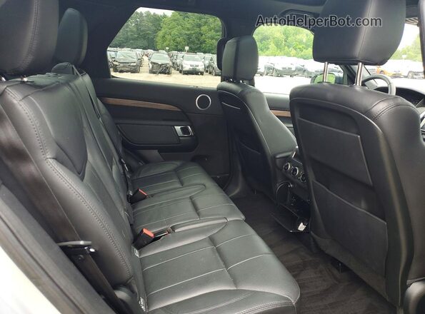 SALRR2RV7JA072101 2018 LAND ROVER DISCOVERY Silver Widok wnętrza z tyłu