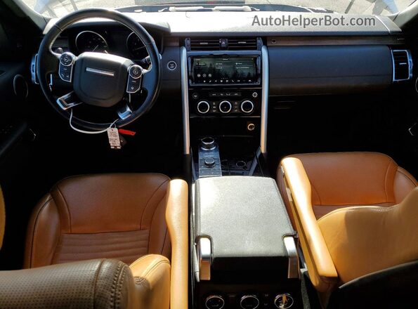 SALRRBBV0HA028025 2017 LAND ROVER DISCOVERY White Вид панелі приладів
