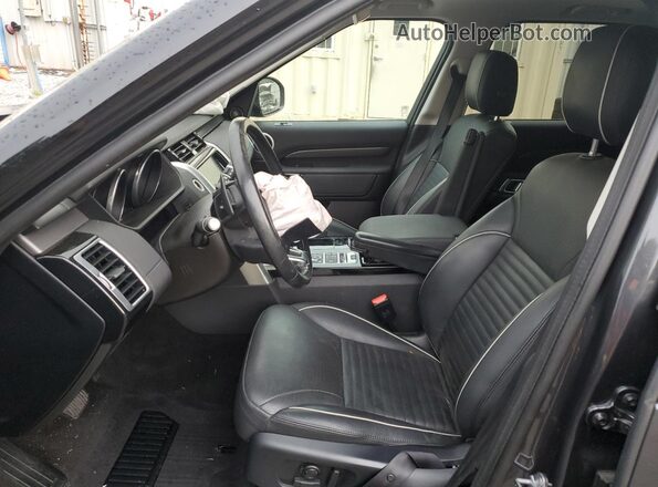 SALRRBBV4HA024933 2017 LAND ROVER DISCOVERY Black Front interior view