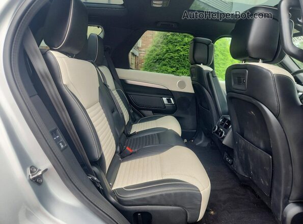 SALRT2EX7N2460633 2022 LAND ROVER DISCOVERY Silver Vista interior trasera
