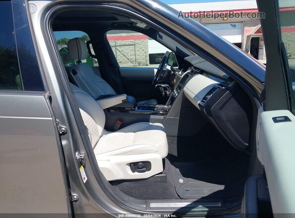 SALRT2RV3JA053837 2018 LAND ROVER DISCOVERY Gray Front interior view