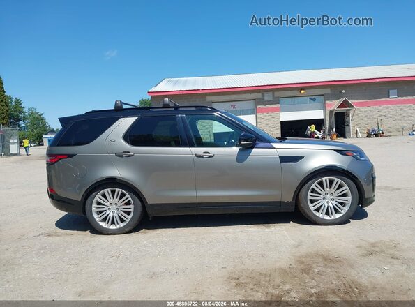 SALRT2RV3JA053837 2018 LAND ROVER DISCOVERY Gray Rear interior view
