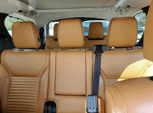SALRT2RV9JA075759 2018 LAND ROVER DISCOVERY Белый Вид задних сидений