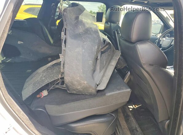 SALWR2EF8GA595377 2016 LAND ROVER RANGE Silver Rear interior view