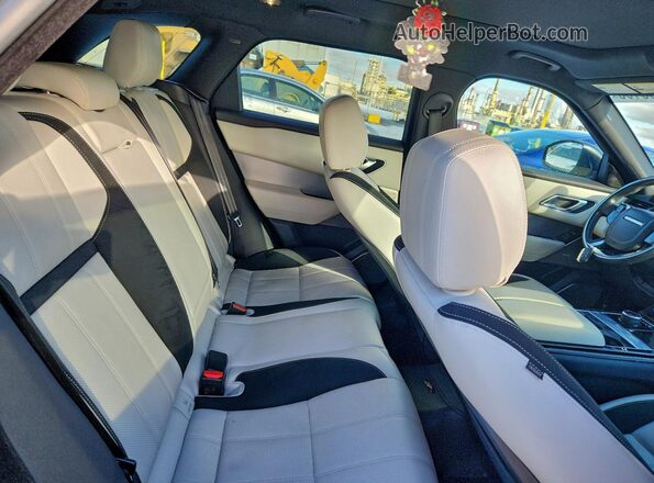 SALYL2EN3KA203755 2019 LAND ROVER RANGE Gray Widok tylnych siedzeń