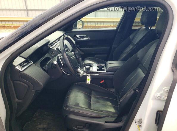 SALYL2RV8JA730764 2018 LAND ROVER RANGE White Front interior view