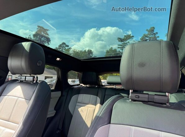SALZT2GX1LH008300 2020 LAND ROVER RANGE White Rear seats view