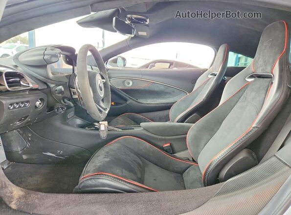 SBM16AEA4PW000494 2023 MCLAREN ARTURA Белый Вид салона спереди