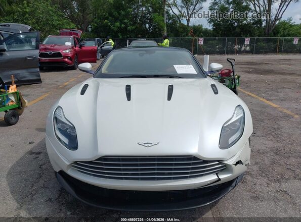 SCFRMFAV1HGL02877 2017 ASTON MARTIN DB11 White Vista del cuadro de instrumentos