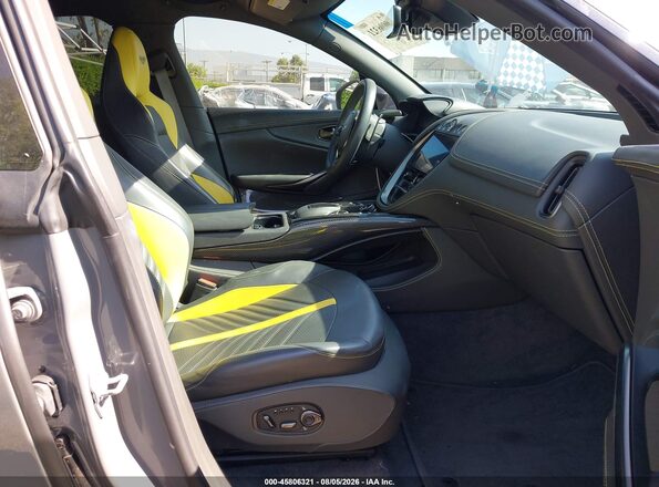 SD7VUJBW4PTV07087 2023 ASTON MARTIN DBX Gray Vista interior delantera