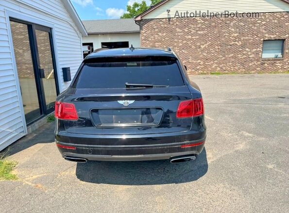 SJAAC2ZV4HC016056 2017 BENTLEY BENTAYGA Черный Вид спереди