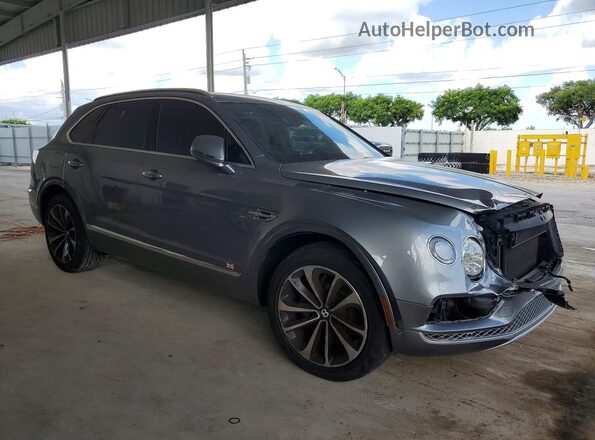 SJAAC2ZV6JC017814 2018 BENTLEY BENTAYGA Silver Przód prawy