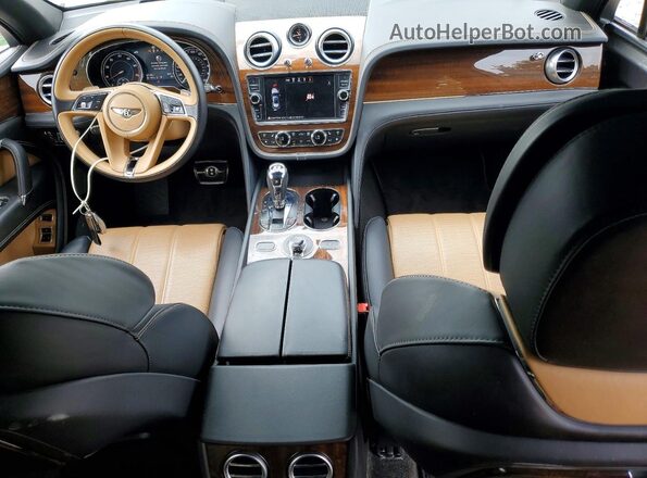 SJAAC2ZV6JC018686 2018 BENTLEY BENTAYGA Gray Vista del salpicadero