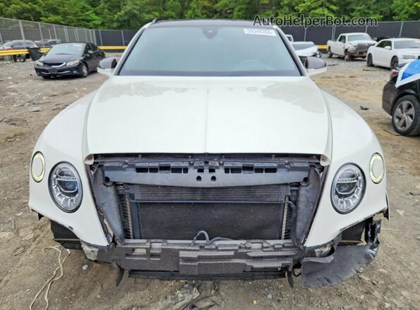 SJAAC2ZV7HC012602 2017 BENTLEY BENTAYGA Белый Вид спереди