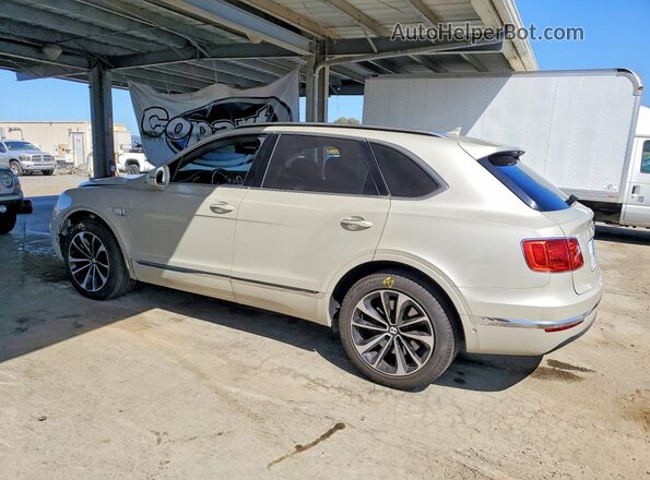 SJAAC4ZV4JC018083 2018 BENTLEY BENTAYGA Cream Հետևի ձախ