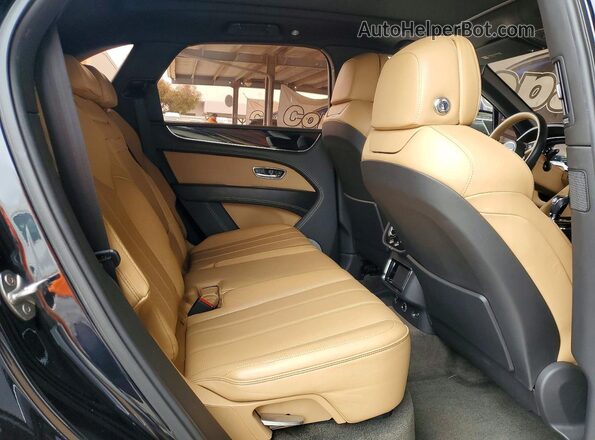SJAAM2ZV8MC035958 2021 BENTLEY BENTAYGA Черный Вид задних сидений