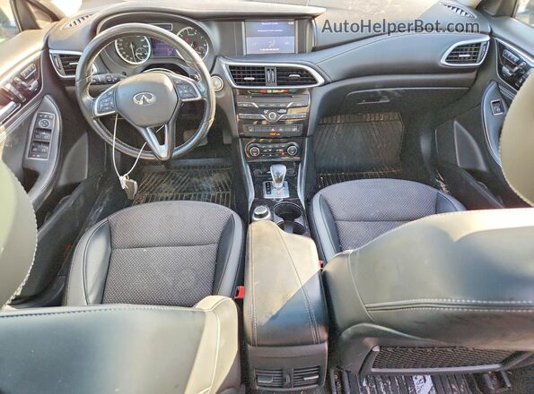 SJKCH5CP1KA010395 2019 INFINITI QX30 Silver Vista del salpicadero