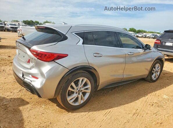 SJKCH5CP1KA010655 2019 INFINITI QX30 Gray Trasero derecho