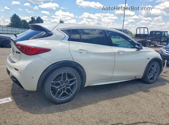SJKCH5CP8HA033262 2017 INFINITI QX30 White Rear right