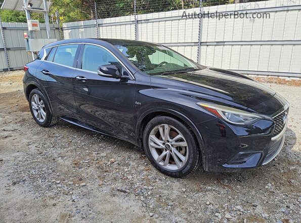 SJKCH5CP9JA056989 2018 INFINITI QX30 Черный Передняя правая четверть