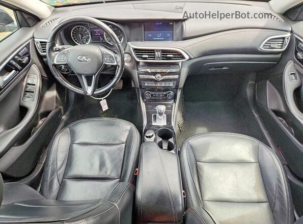 SJKCH5CR1HA033119 2017 INFINITI QX30 Silver Vista del salpicadero