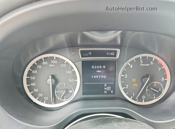 SJKCH5CR1HA033119 2017 INFINITI QX30 Silver Vista del cuadro de instrumentos