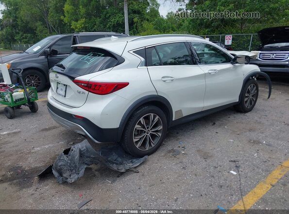 SJKCH5CR4HA023071 2017 INFINITI QX30 White Tył prawy