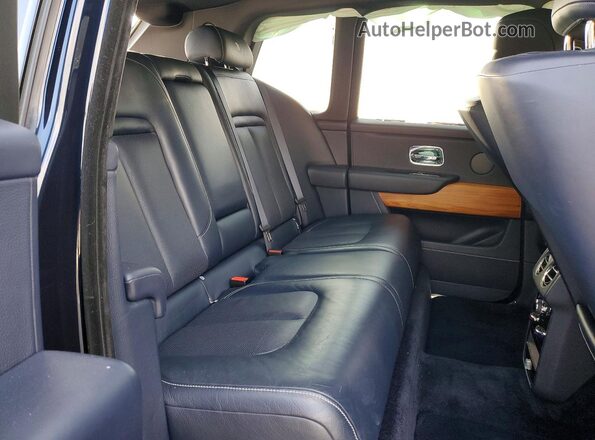 SLATV4C00LU200933 2020 ROLLS-ROYCE CULLINAN Black Հետևի նստատեղերի տեսք