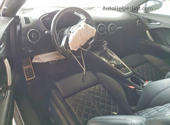 TRUC5AFV5H1002555 2017 AUDI TT Белый Вид панели приборов