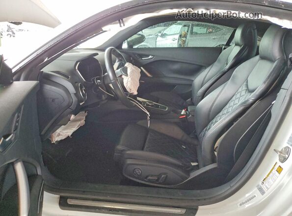 TRUC5AFV5H1002555 2017 AUDI TT Белый Вид салона спереди