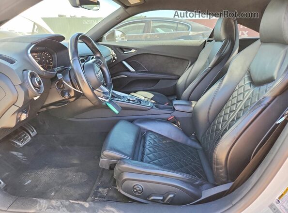TRUC5AFVXH1014104 2017 AUDI TT White Front interior view