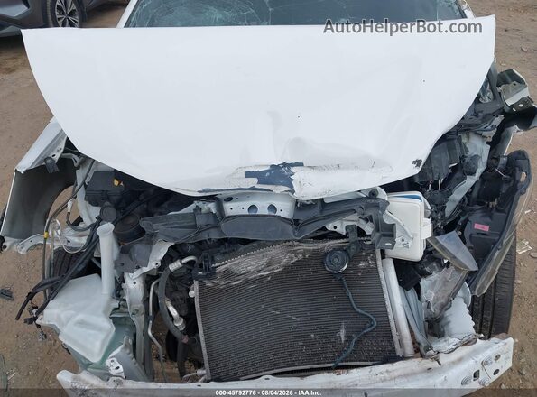 VNKKTUD31HA074746 2017 TOYOTA YARIS White Rear view