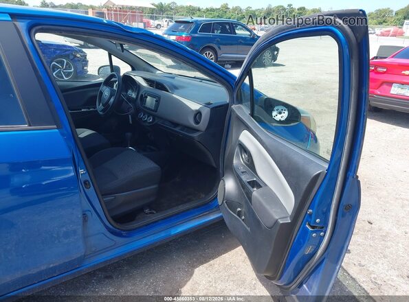 VNKKTUD31HA079381 2017 TOYOTA YARIS Синий Вид салона спереди