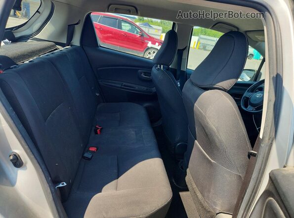 VNKKTUD32JA092985 2018 TOYOTA YARIS Silver Հետևի նստատեղերի տեսք