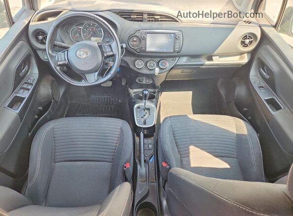 VNKKTUD32JA092985 2018 TOYOTA YARIS Silver Առջևի վահանակի տեսք