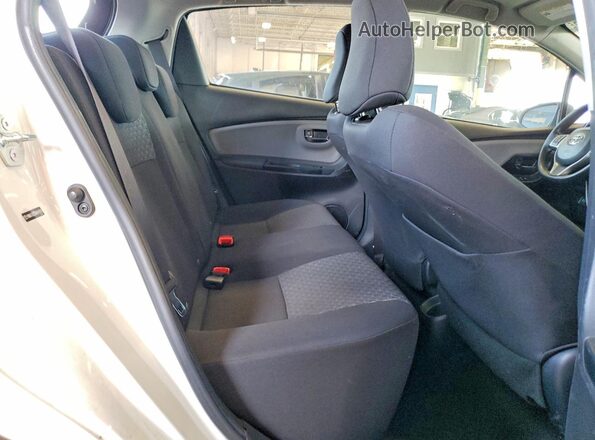 VNKKTUD33HA076028 2017 TOYOTA YARIS White უკანა სავარძლების ხედი