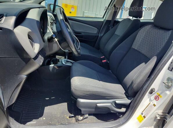 VNKKTUD35HA078914 2017 TOYOTA YARIS White Вид салону спереду
