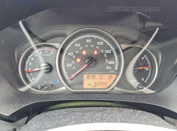 VNKKTUD35HA080193 2017 TOYOTA YARIS Red Widok zestawu wskaźników