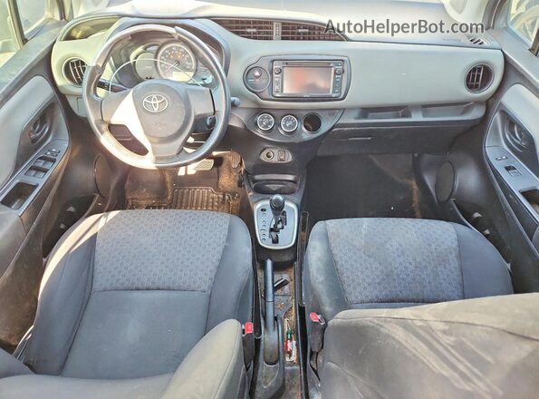 VNKKTUD36GA067967 2016 TOYOTA YARIS Silver Widok zestawu wskaźników