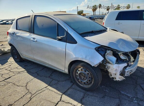 VNKKTUD36GA067967 2016 TOYOTA YARIS Silver Widok z przodu